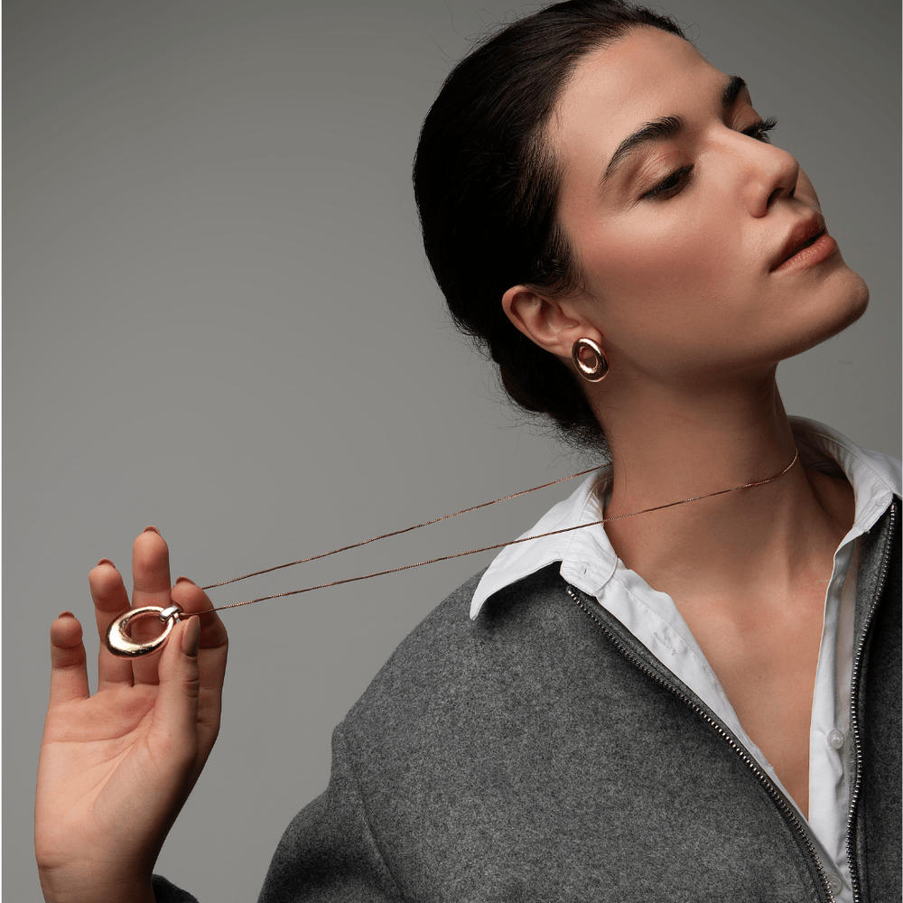 Ava – Void Oval Pendant Necklace - Luiza Jewelry