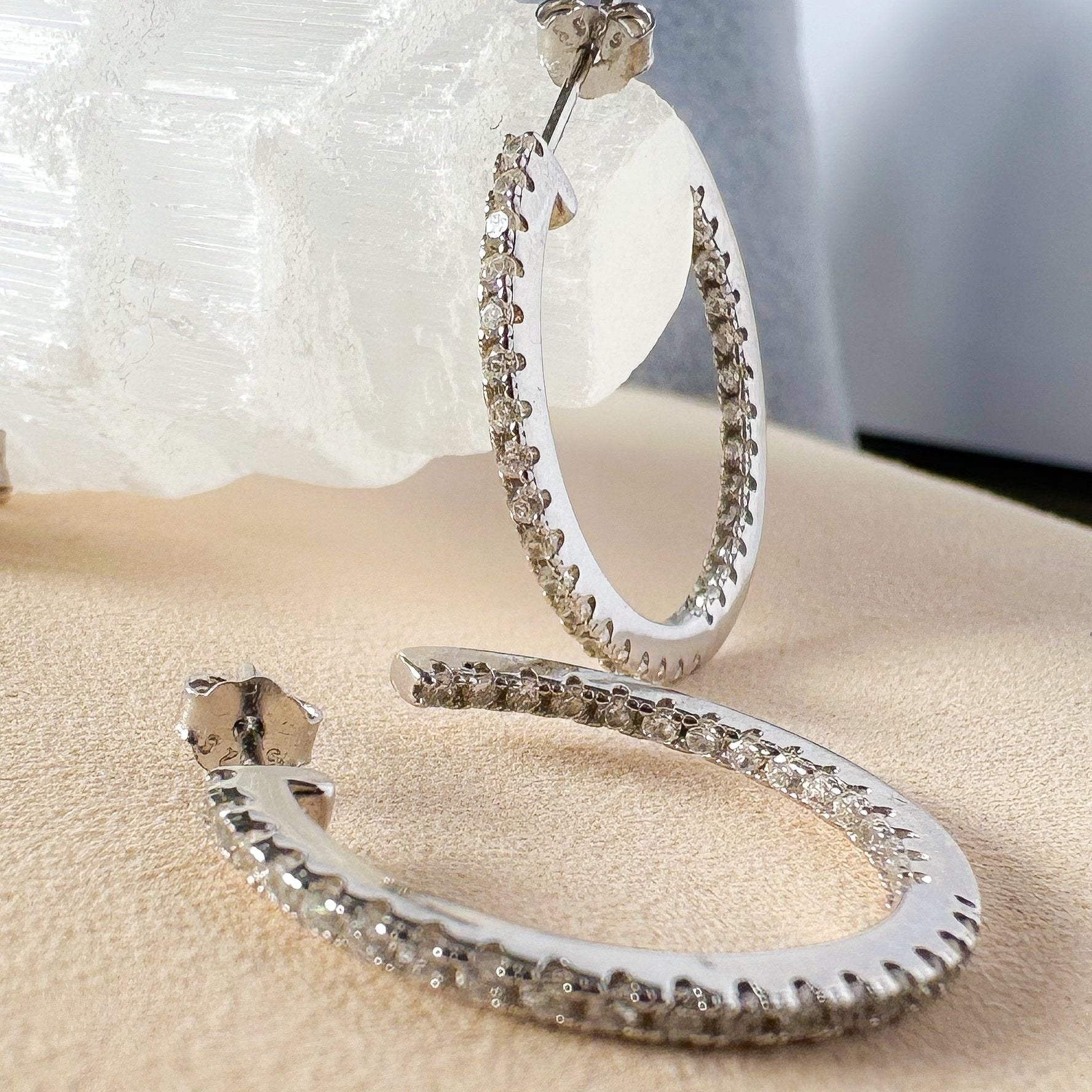 Lily hoop earring in sterling silver with cubic zirconia – 15.7 mm