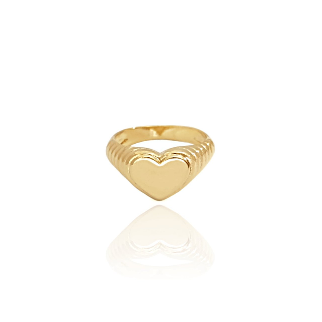 Heart ring in 18K gold plated, ribbed band – Annabel by Luiza Jewelry