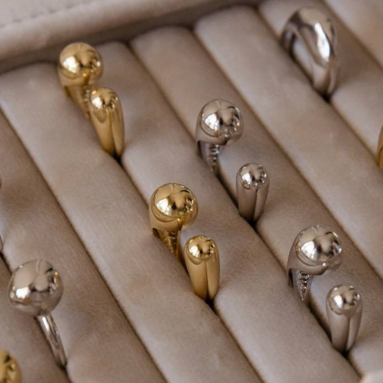 Leia Spherical Ring – gold and silver duo metal ring close-up, sculptural design by Luiza Jewelry.