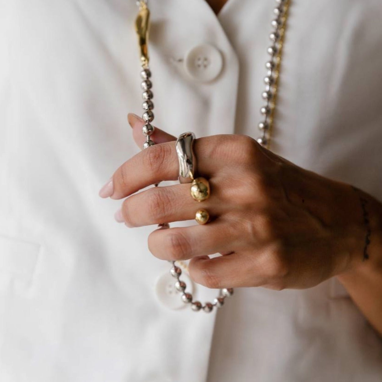 Leia Spherical ring