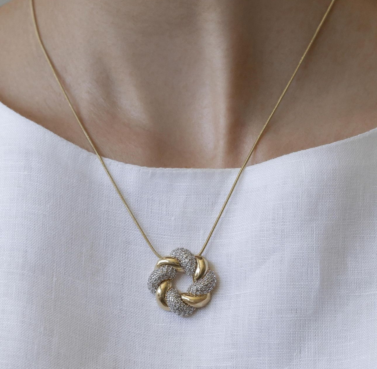 Tara Pavé Twist Pendant
