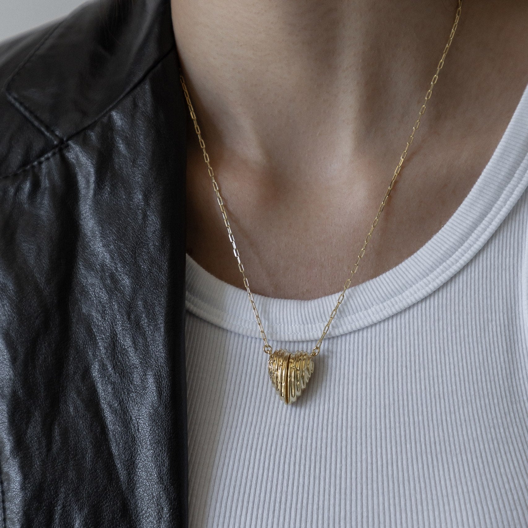 Love Necklace with magnetic heart in 18k gold plated – Luiza Jewelry
