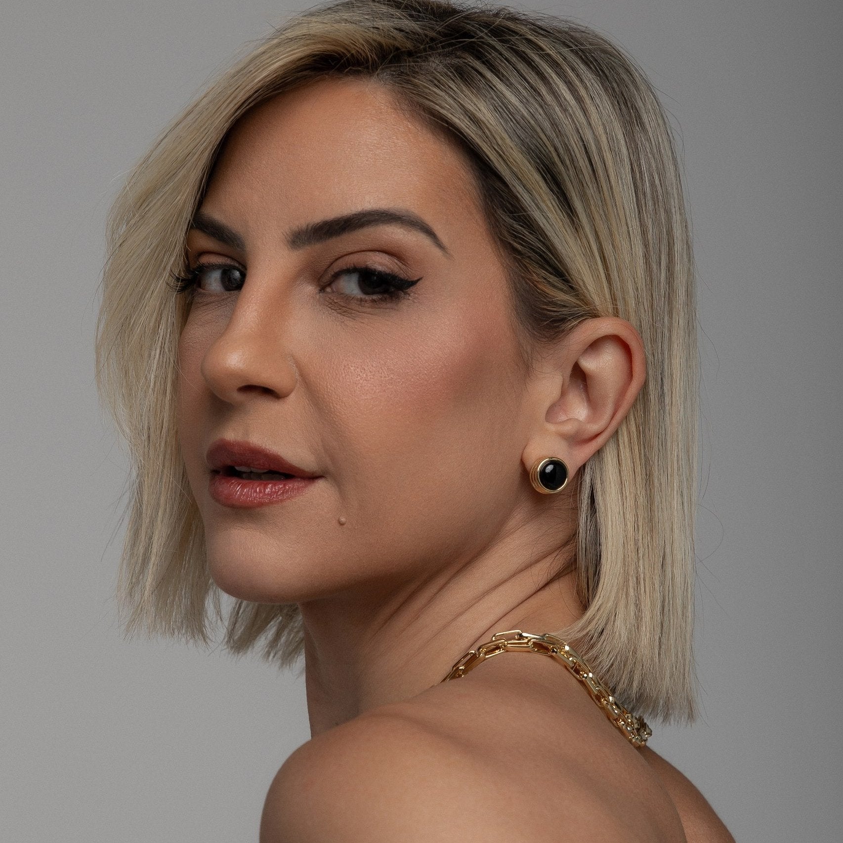 Noir Resin Jewelry Set – Necklace & Earrings
