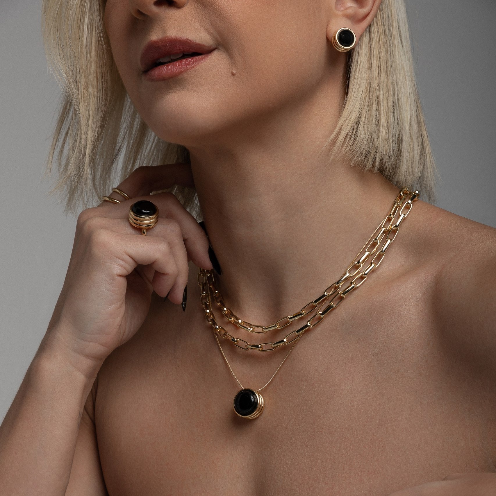 Noir Resin Jewelry Set – Necklace & Earrings
