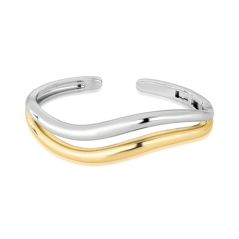 Malu Duo Cuff – gold and silver mixed metal cuff bracelet close-up, handcrafted by Luiza Jewelry.