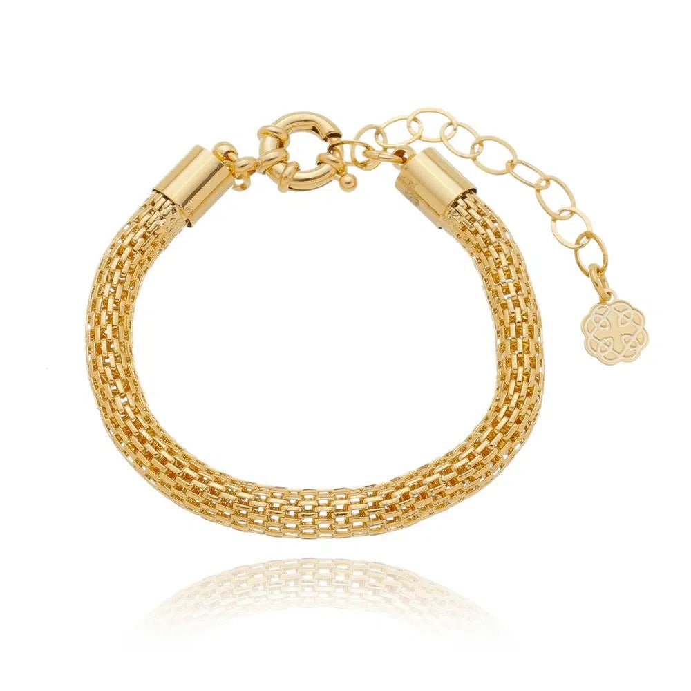 Marcy - Luiza JewelryClose-up of Marcy gold mesh bracelet with 5 cm extender and round clasp