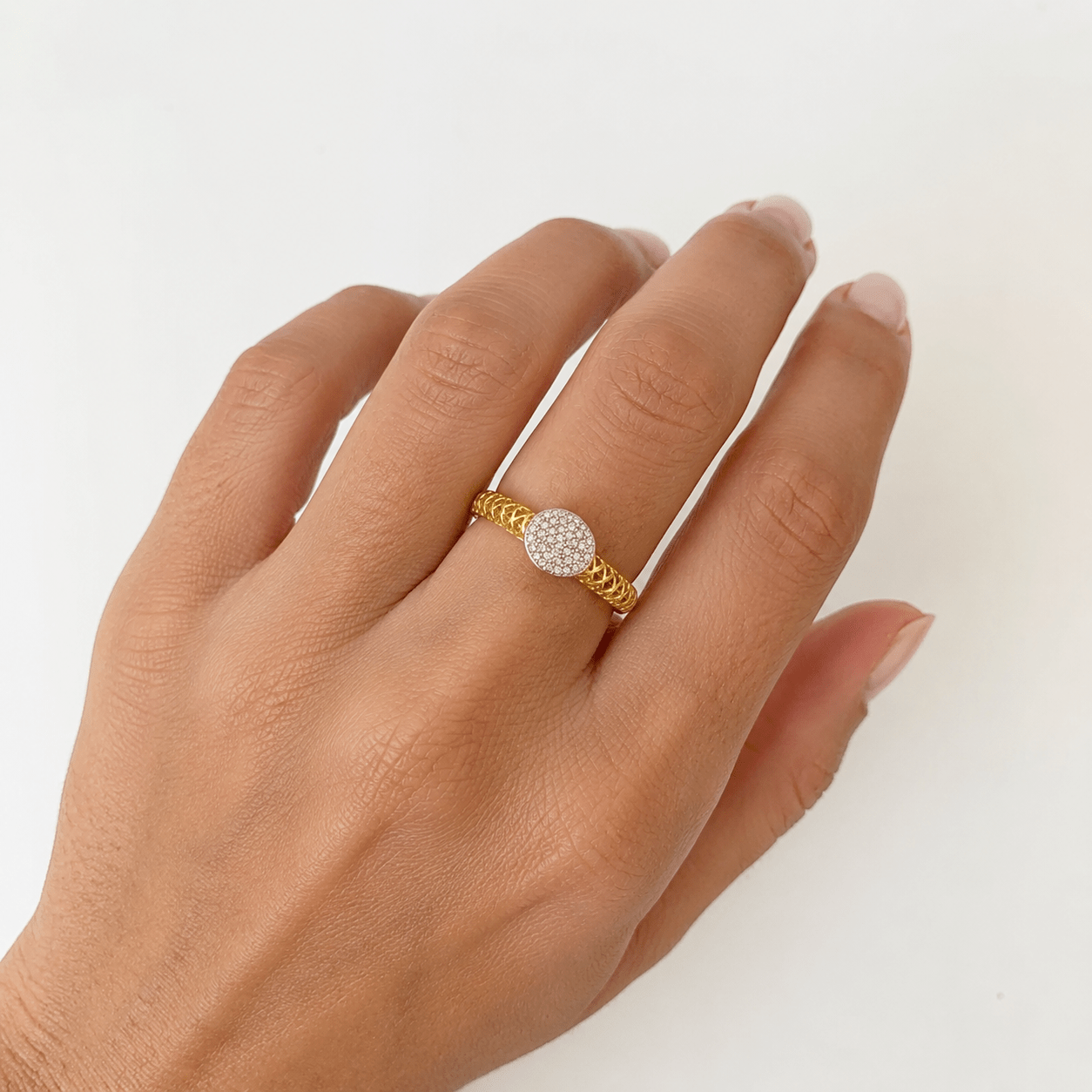 Pavé Circle Ring - Luiza Jewelry