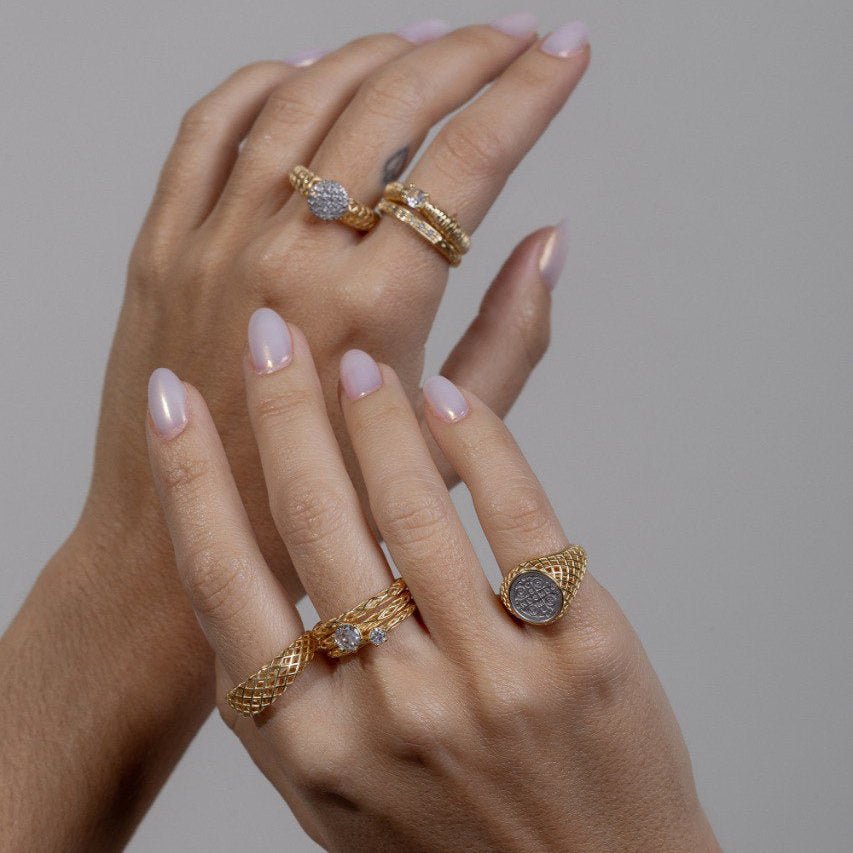 Pavé Circle Ring - Luiza Jewelry