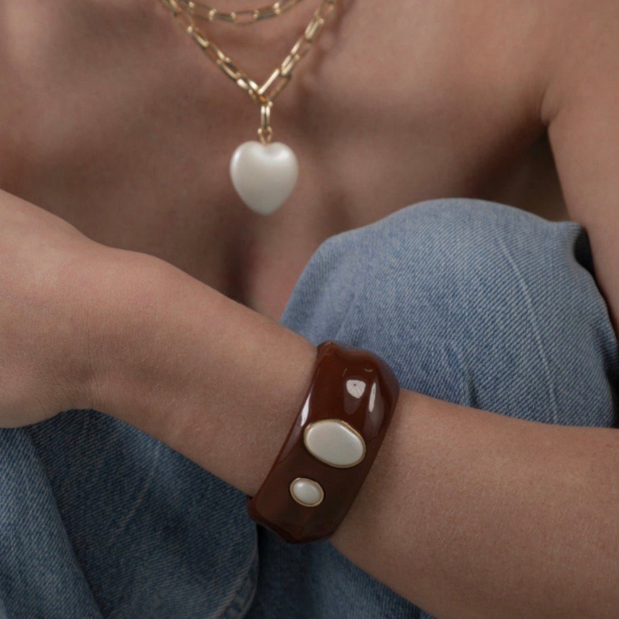 Mikie - Brown Resin Bracelet with Pearl - Luiza Jewelry